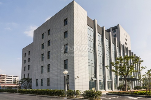 恒润大厦:精装422平,三面采光,户型方正,近17号线